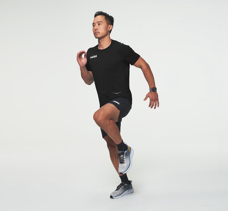 Hoka One One Performance Kort Sleeve Top Herr - Svarta - KAOEN-8136